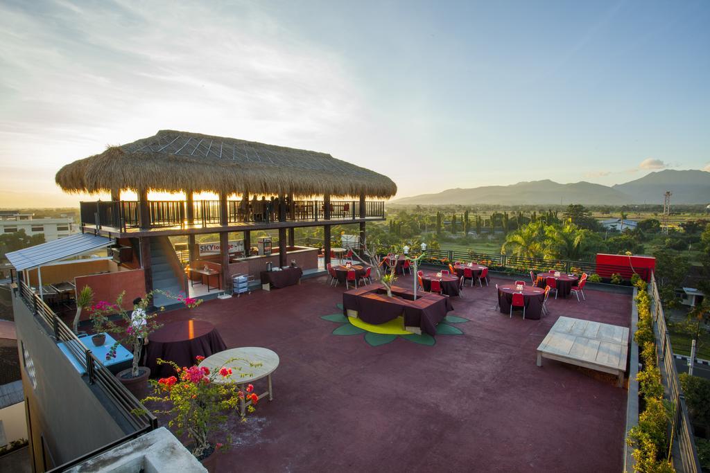 Pratama Hotel & Convention Mataram Extérieur photo