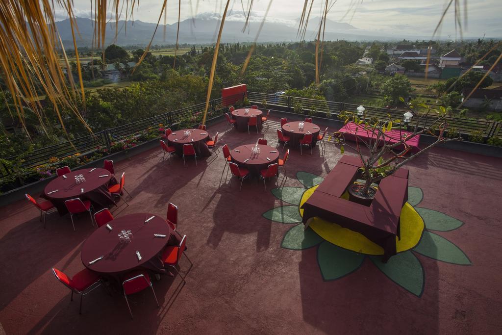 Pratama Hotel & Convention Mataram Extérieur photo