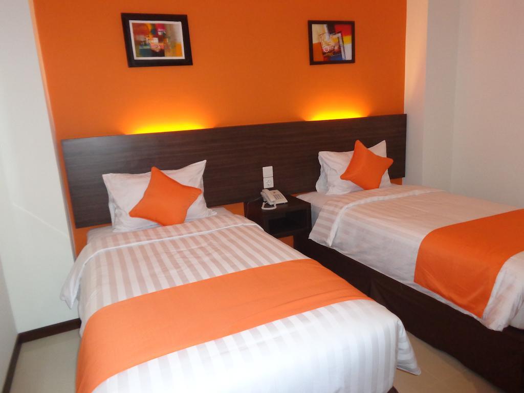 Pratama Hotel & Convention Mataram Extérieur photo