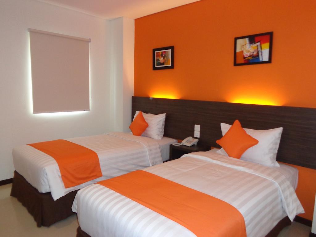 Pratama Hotel & Convention Mataram Extérieur photo