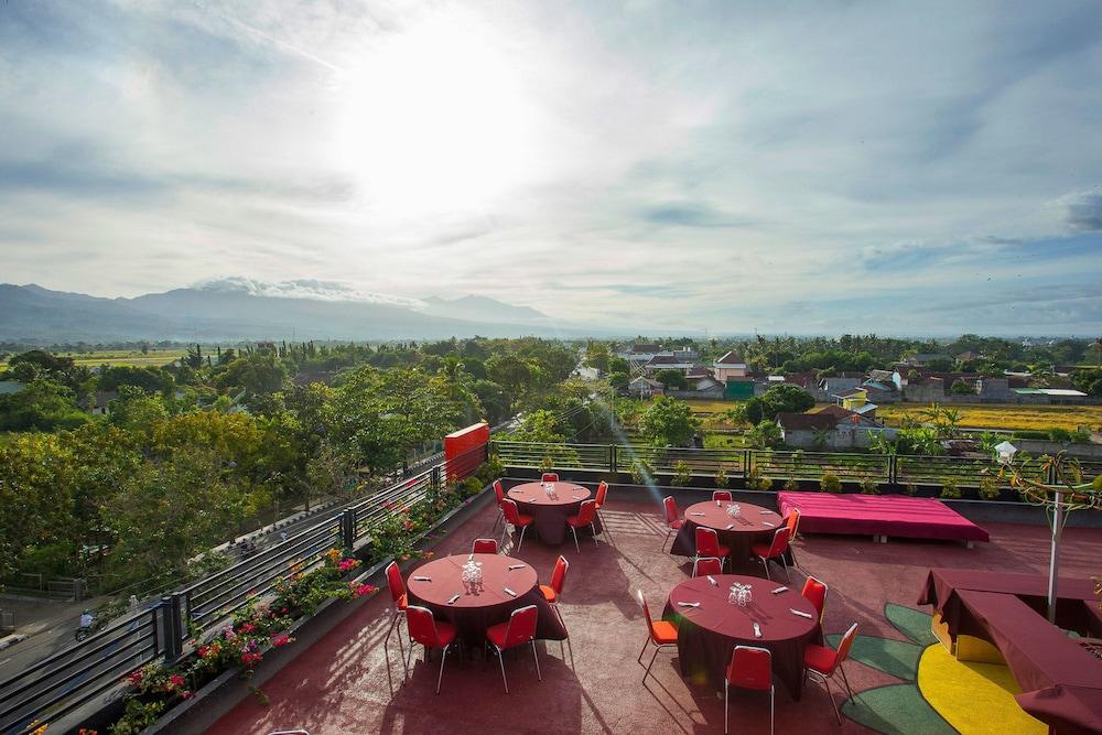 Pratama Hotel & Convention Mataram Extérieur photo