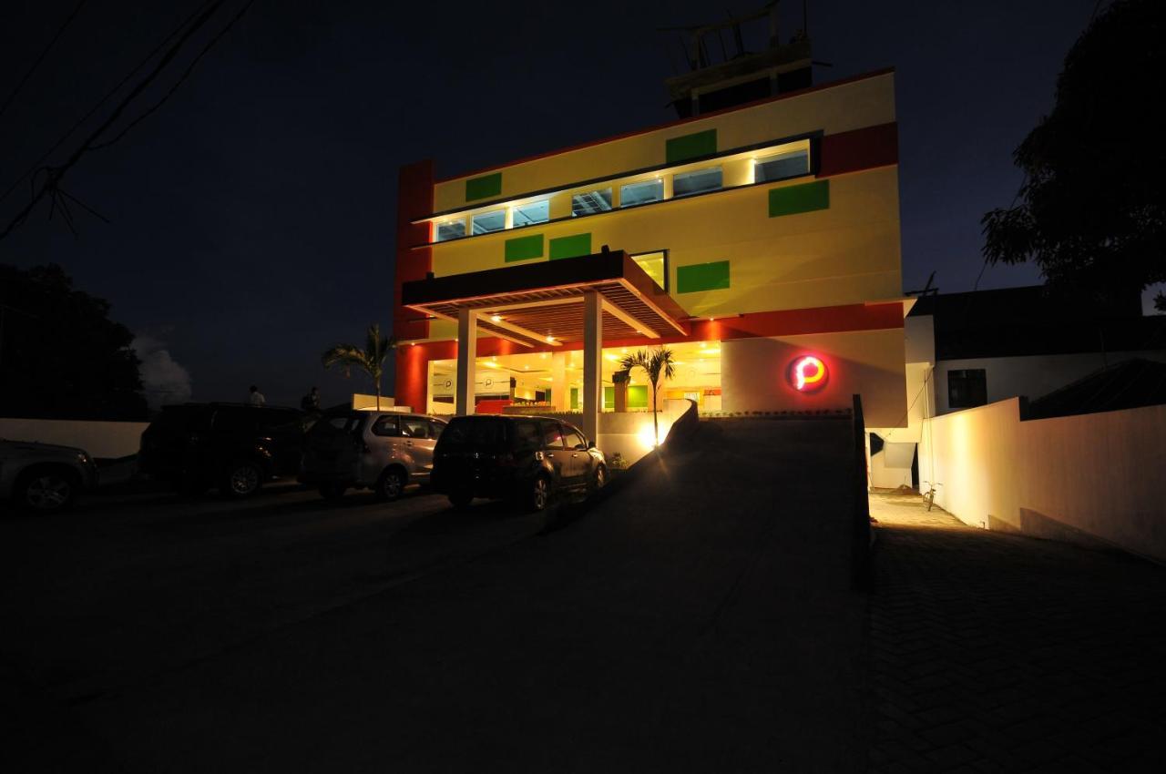 Pratama Hotel & Convention Mataram Extérieur photo