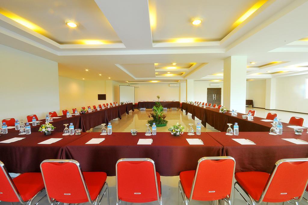 Pratama Hotel & Convention Mataram Extérieur photo