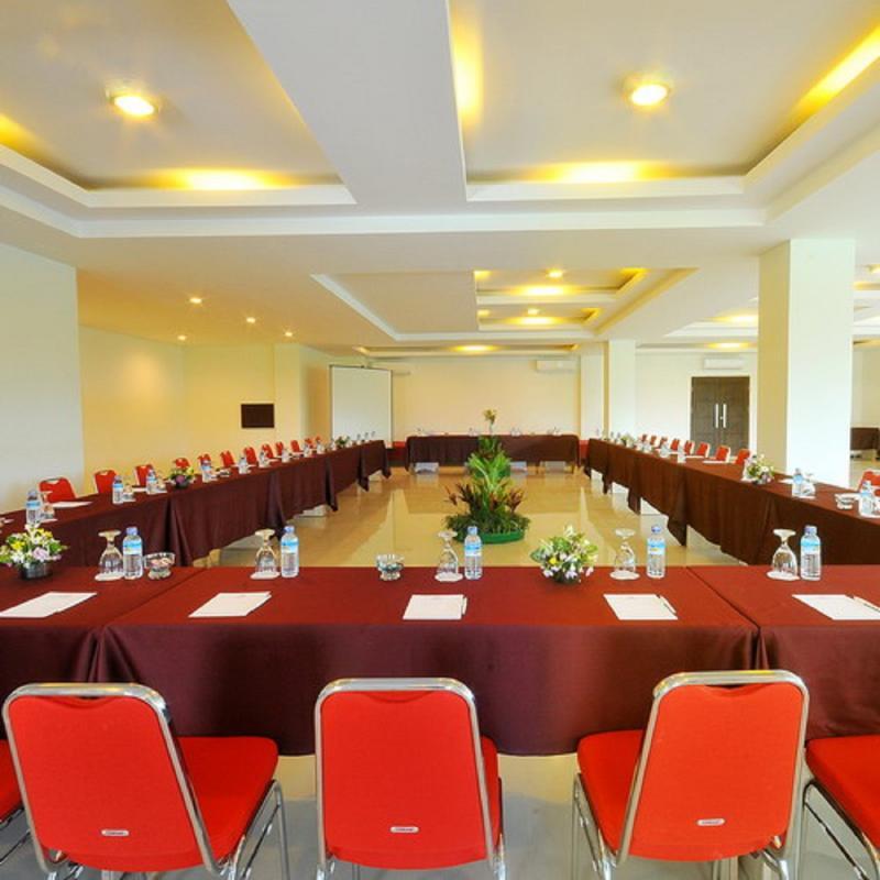 Pratama Hotel & Convention Mataram Extérieur photo