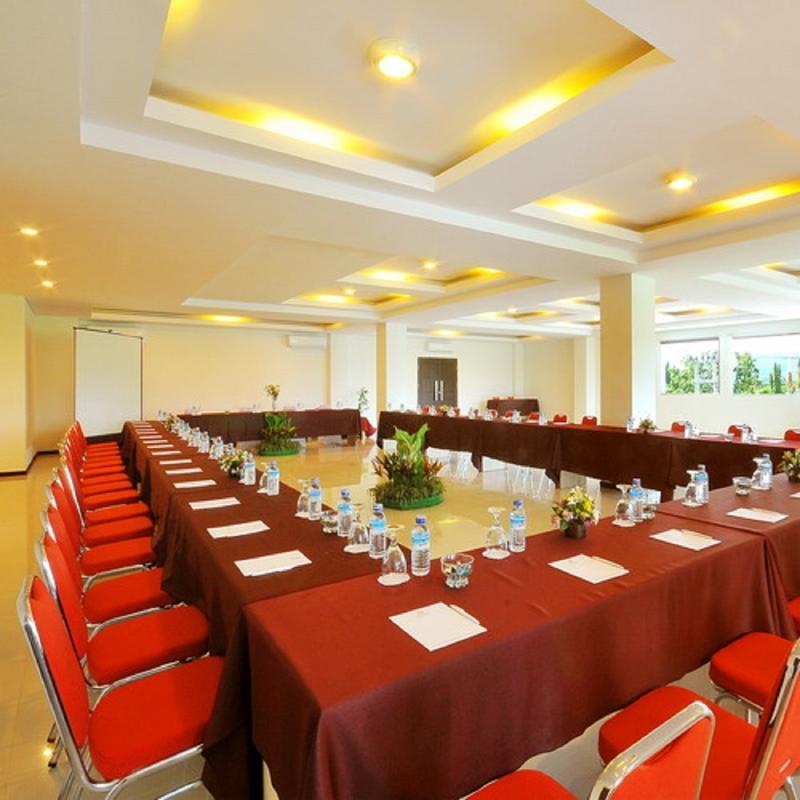 Pratama Hotel & Convention Mataram Extérieur photo